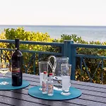 Seafront Serenity - Waterfront Oasis *