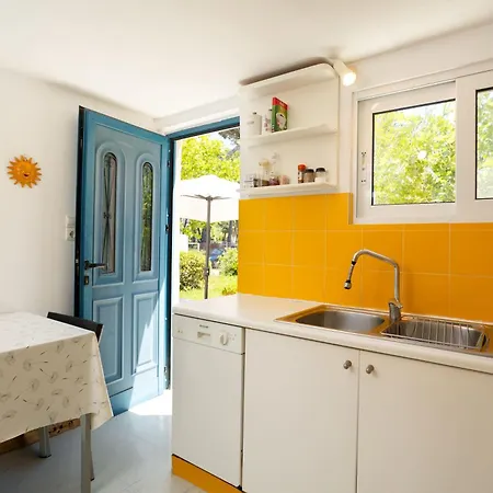 Seafront Serenity - Waterfront Oasis *