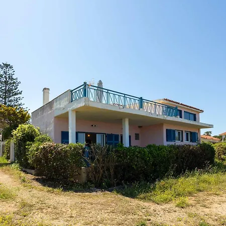 Seafront Serenity - Waterfront Oasis Apartment Agrilos