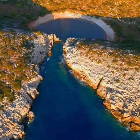 Seafront Serenity - Waterfront Oasis *