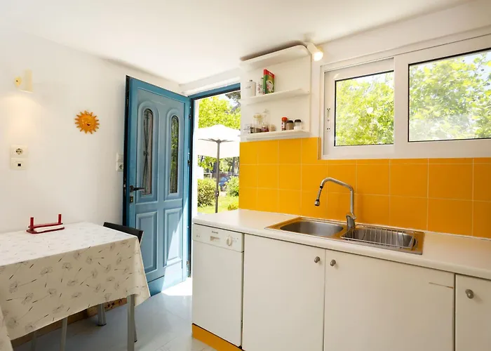 Seafront Serenity - Waterfront Oasis *