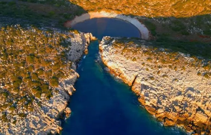 Seafront Agrilos Serenity - Waterfront Oasis *